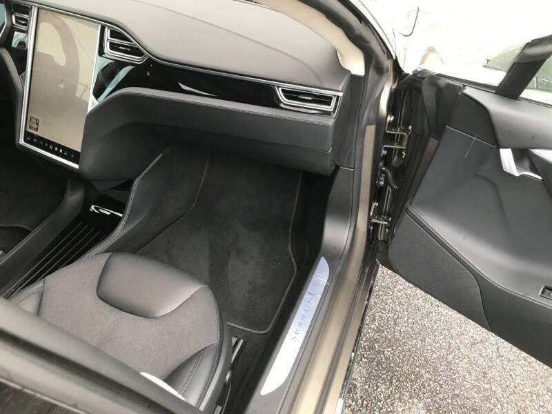 2015 Tesla Model S 70D