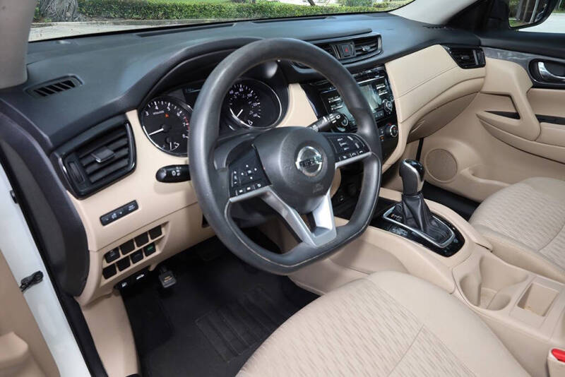 2017 Nissan Rogue S