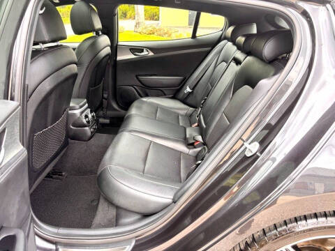 2022 Kia Stinger GT1