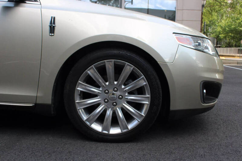 2011 Lincoln MKS