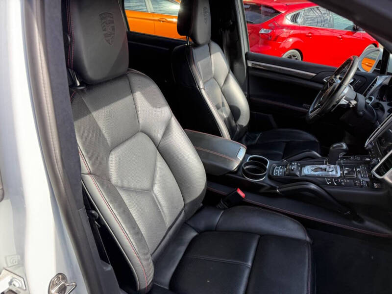 2017 Porsche Cayenne Turbo