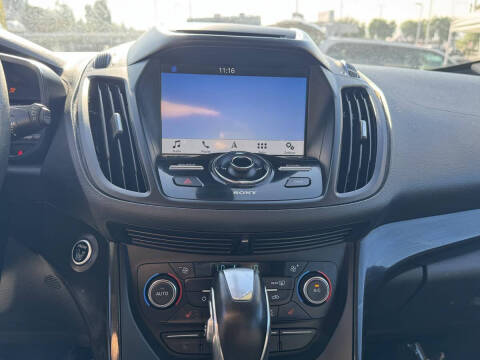 2017 Ford C-MAX Energi Titanium