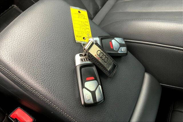 2017 Audi A4 2.0T quattro Premium Plus