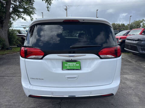 2020 Chrysler Pacifica Touring