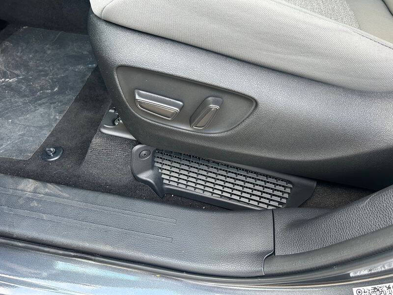 2025 Toyota Sienna LE 8-Passenger