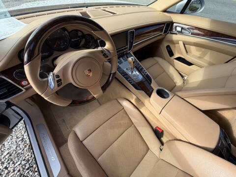 2012 Porsche Panamera 4