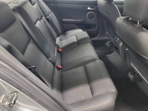 2009 Pontiac G8 Base w/Bluetooth