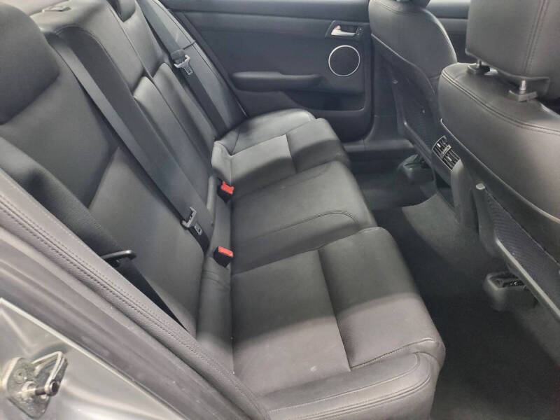 2009 Pontiac G8 Base w/Bluetooth