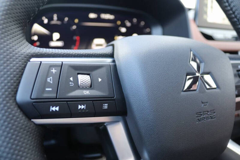 2025 Mitsubishi Outlander SEL