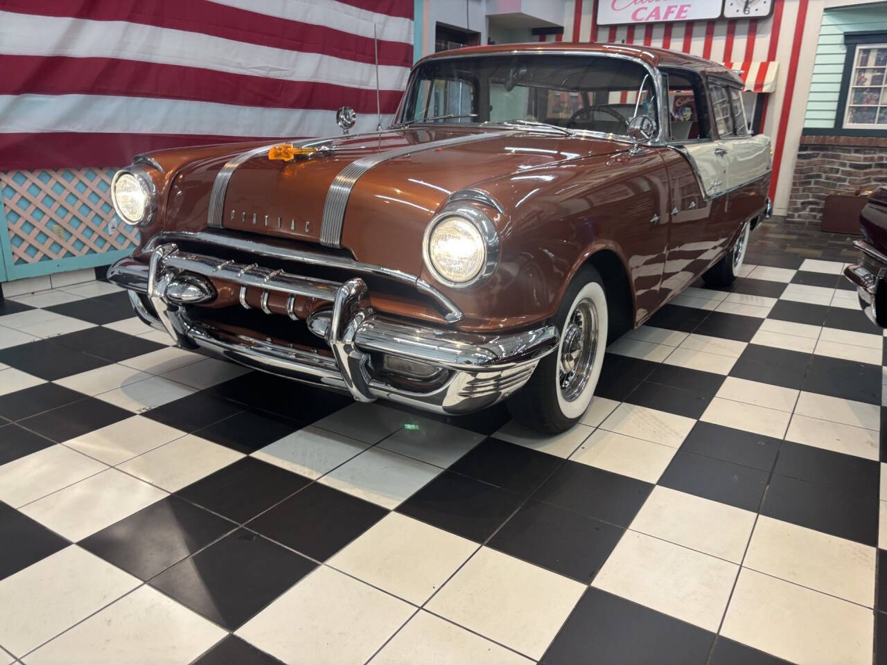 1955 Pontiac Safari 32