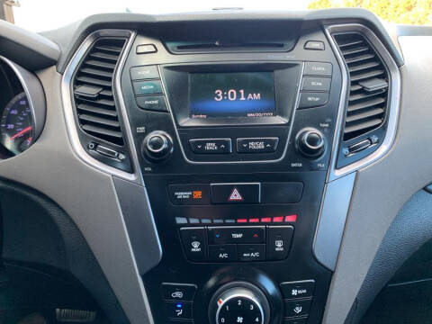 2016 Hyundai Santa Fe SE