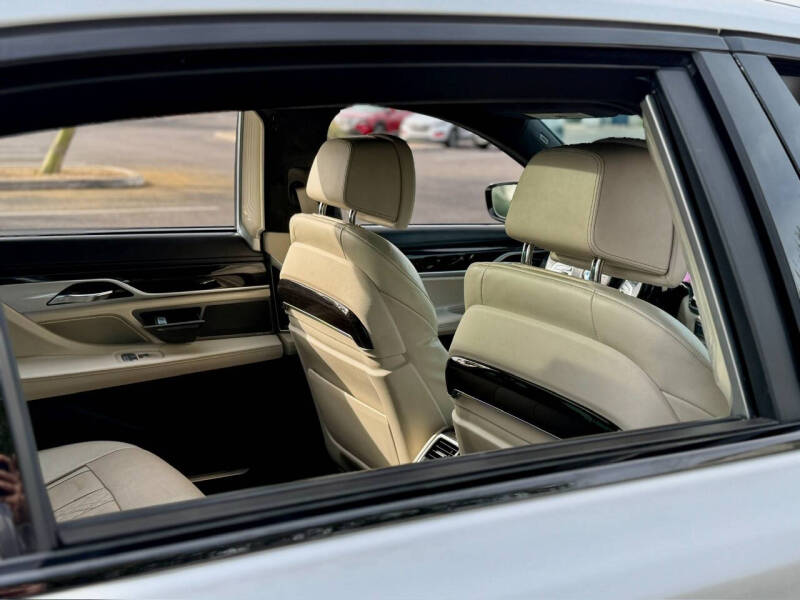 2017 BMW 7 Series 740i