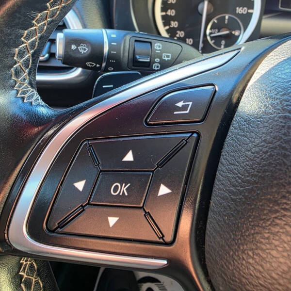 2017 Infiniti QX30 Premium