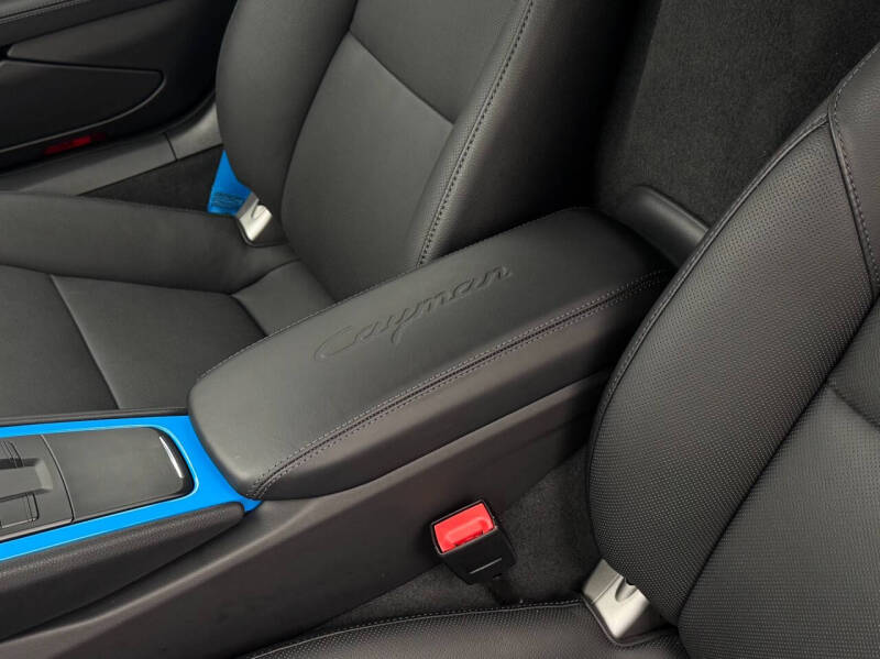 2025 Porsche 718 Cayman