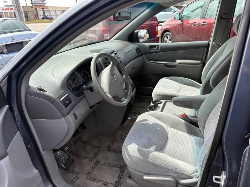 2008 Toyota Sienna CE 7-Passenger