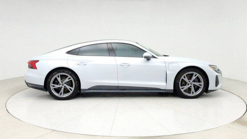 2024 Audi e-tron GT quattro Prestige