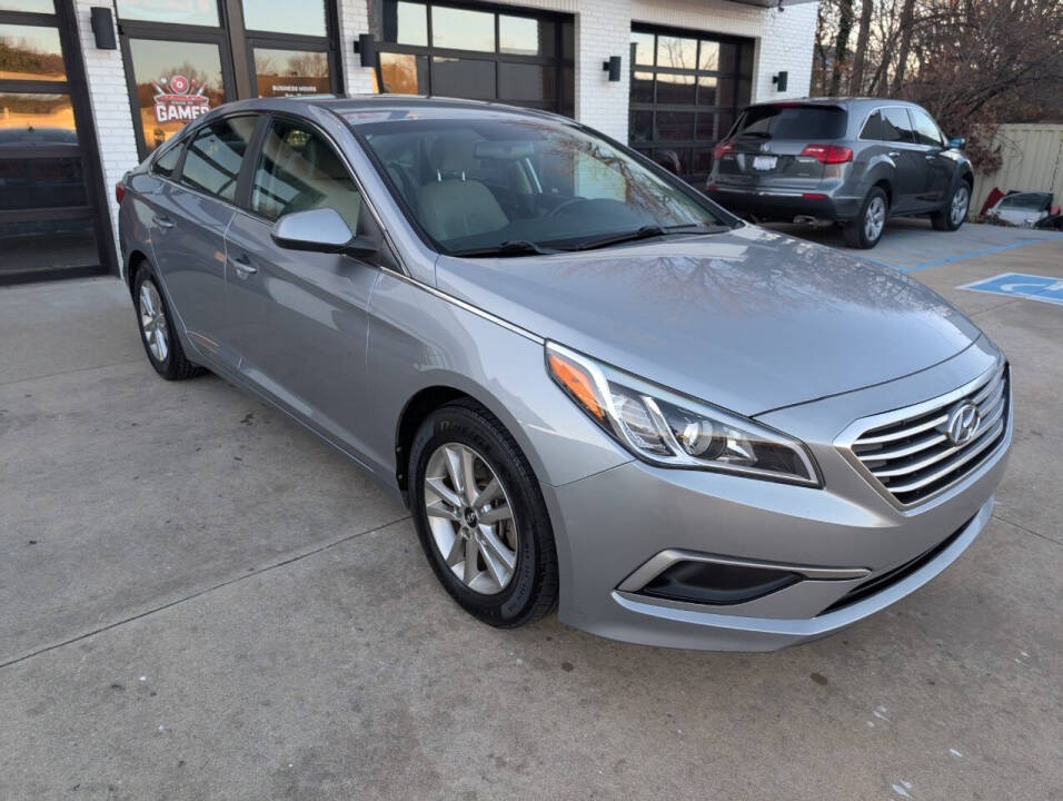 2017 Hyundai Sonata SE's photo