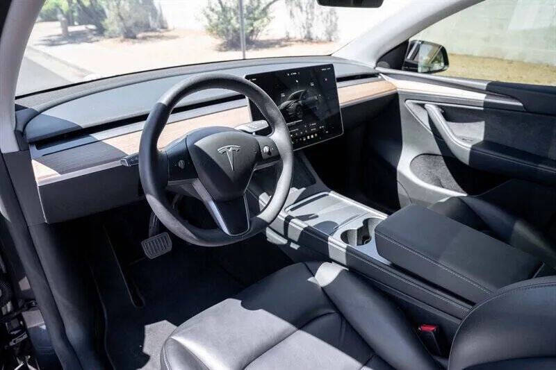 2025 Tesla Model Y Long Range