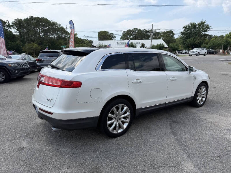 2011 Lincoln MKT