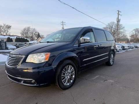 2013 Chrysler Town and Country Touring-L