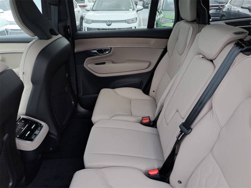 2026 Volvo XC90 B5 Core