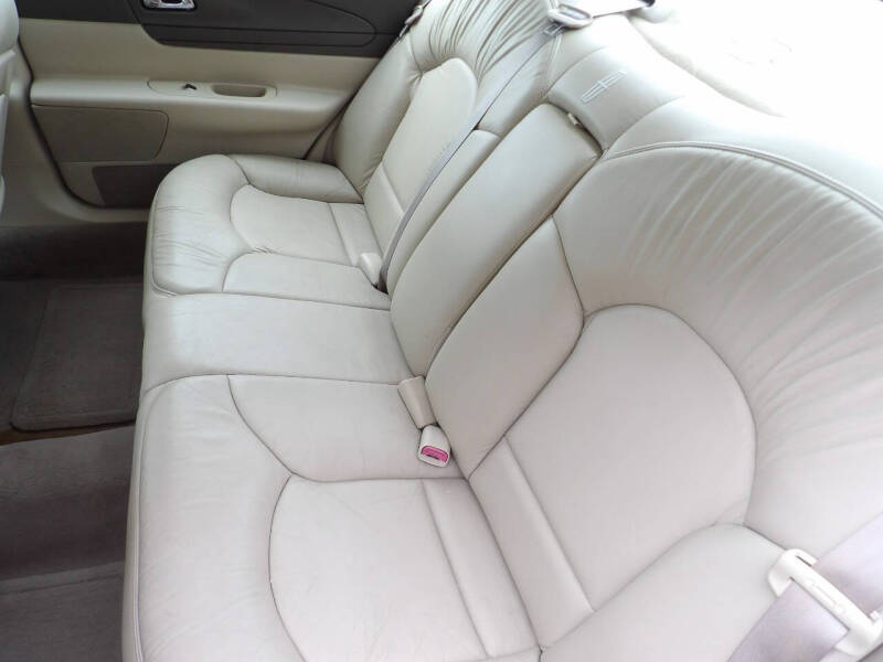 2002 Lincoln Continental