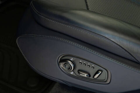 2025 Aston Martin DBX 707