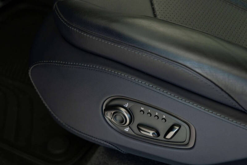 2025 Aston Martin DBX 707