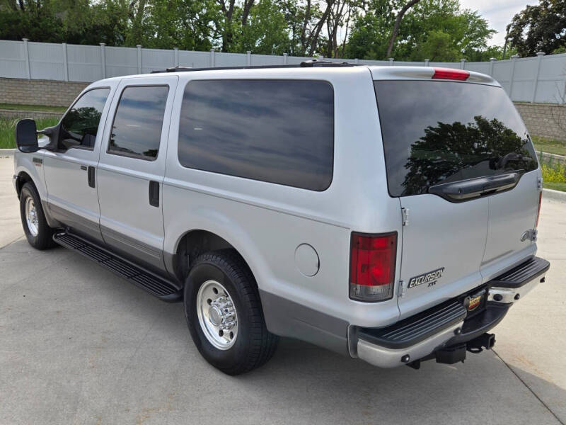 2003 Ford Excursion XLT