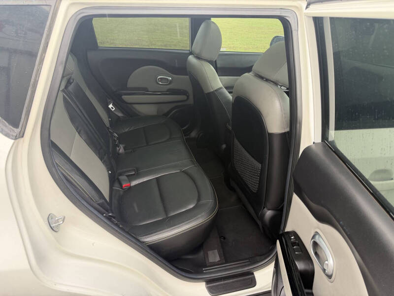 2015 Kia Soul +