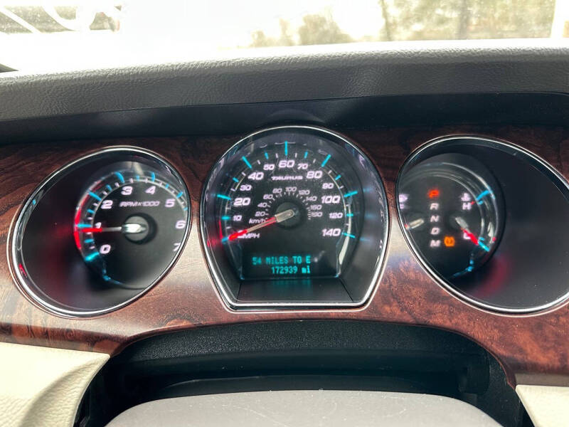 2011 Ford Taurus SEL
