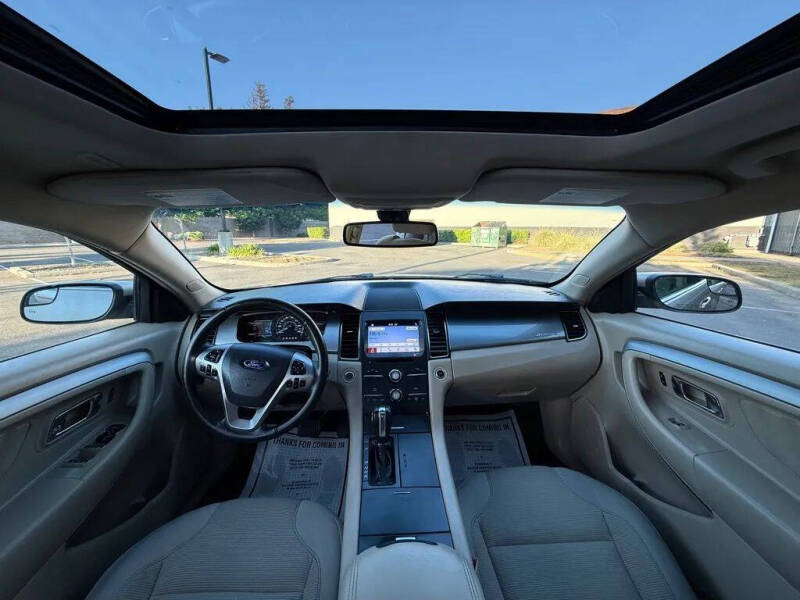 2017 Ford Taurus SEL