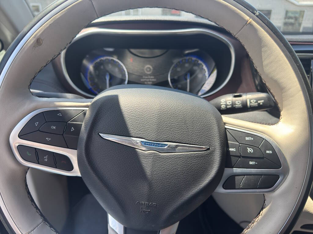 2020 Chrysler Pacifica 30