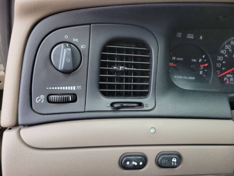 2004 Ford Crown Victoria