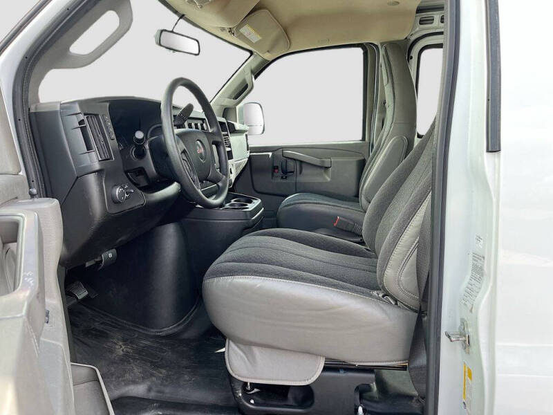 2024 GMC Savana 2500
