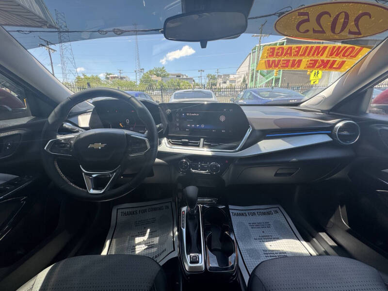 2025 Chevrolet Trax LT