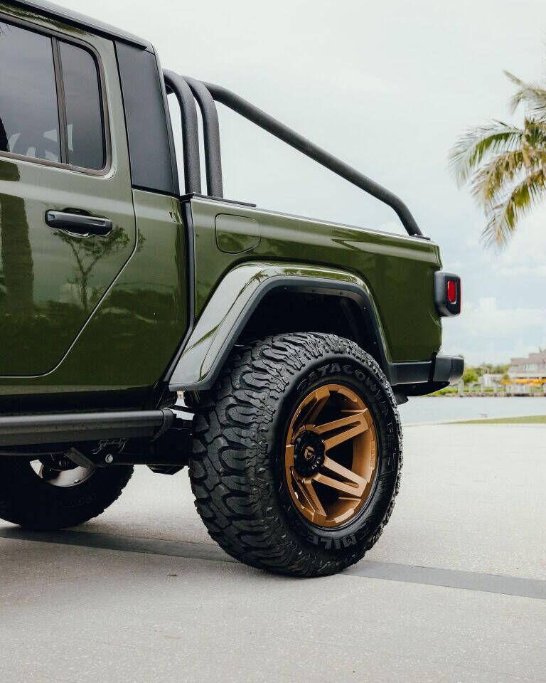 2023 JEEP Gladiator Pickup - $65,999