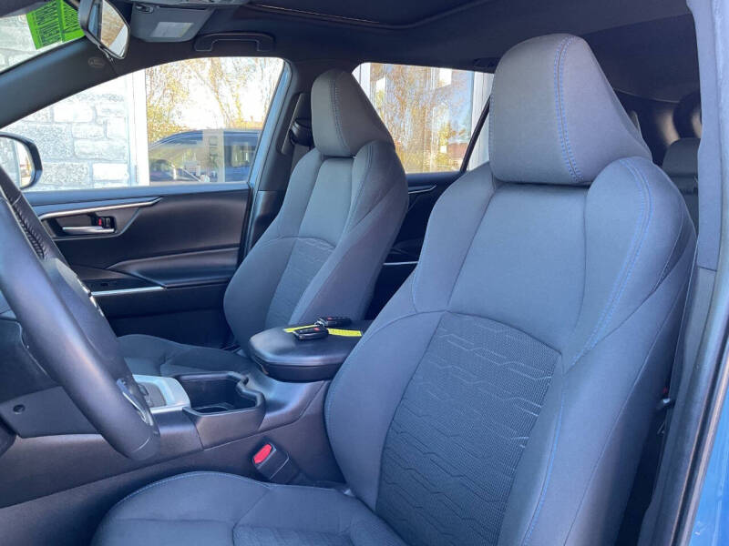 2022 Toyota RAV4 Hybrid SE