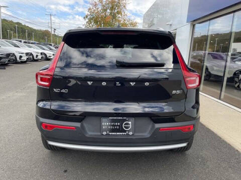 2025 Volvo XC40 B5 Plus Bright Theme