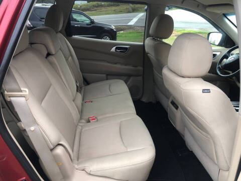 2017 Nissan Pathfinder SV