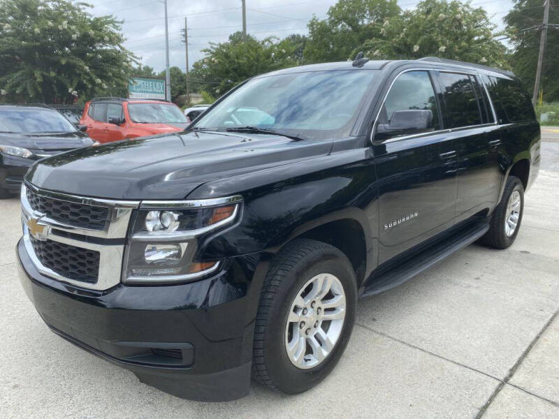 2020 Chevrolet Suburban LT photo 2