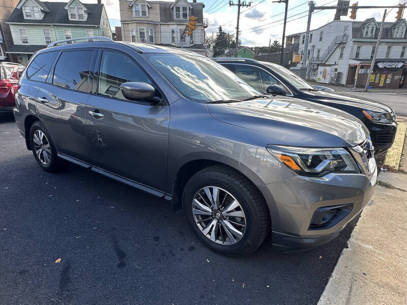 2017 Nissan Pathfinder SV