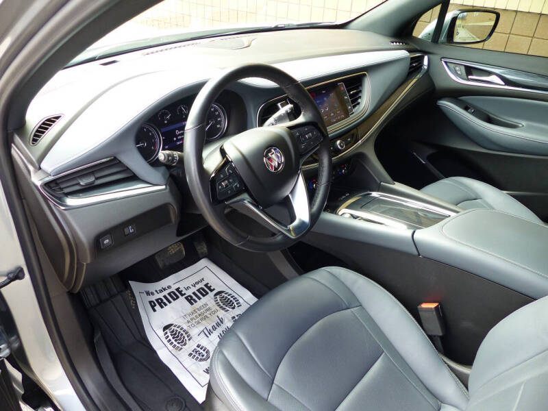 2023 Buick Enclave Essence