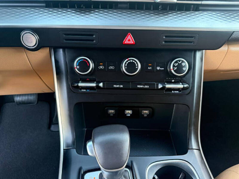 2024 Kia Carnival LX