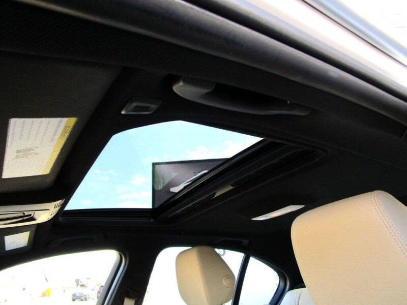 2017 BMW 3 Series 330i xDrive