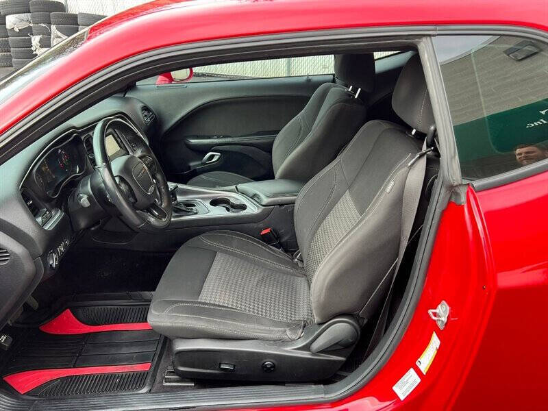 2016 Dodge Challenger SXT