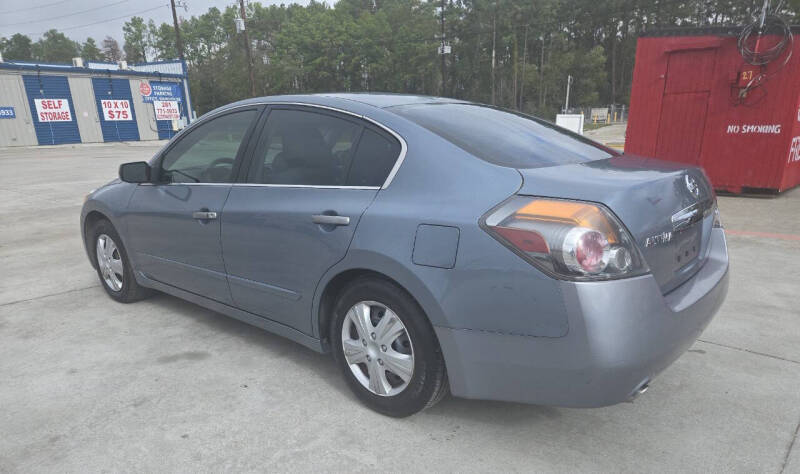 2011 Nissan Altima S photo 12