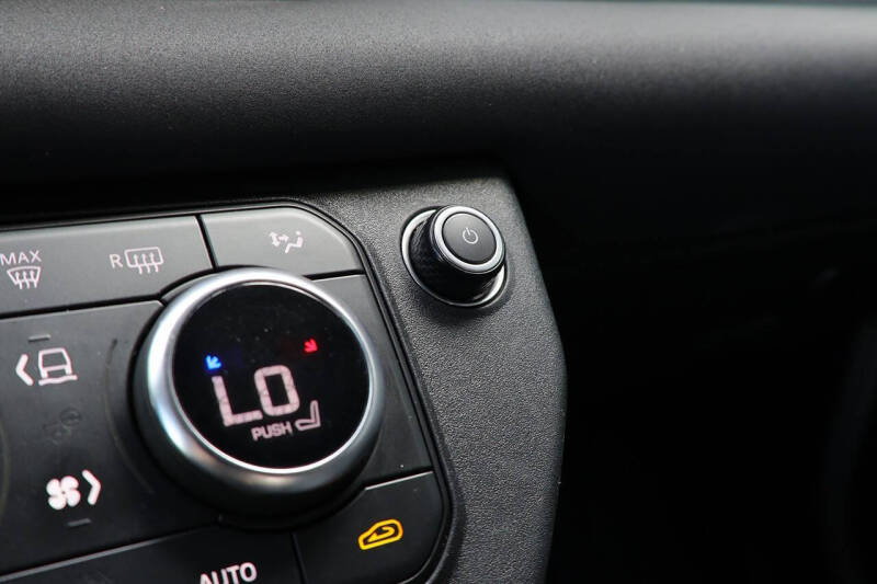2021 Land Rover Defender 110 SE