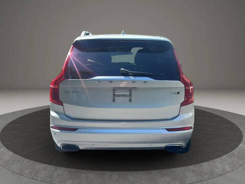 2017 Volvo XC90 T6 Momentum