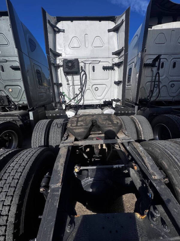 2020 Freightliner Cascadia